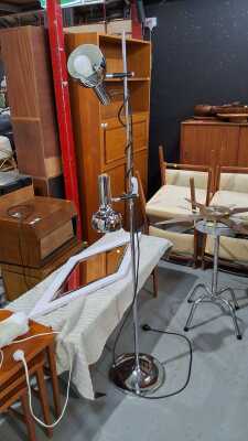 FLOOR LAMP