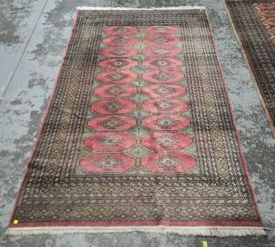 FLOOR RUG