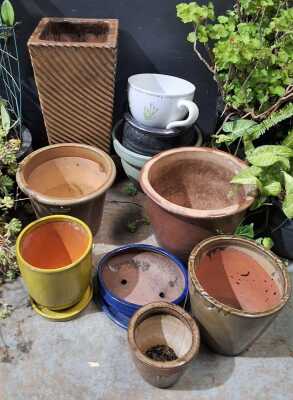 GLAZED POTS