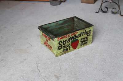 STORAGE BOX