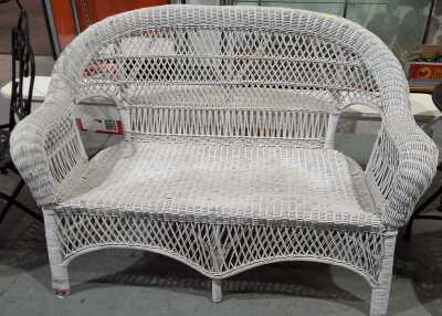 CANEWORK SETTEE