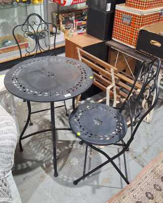 OUTDOOR SETTING