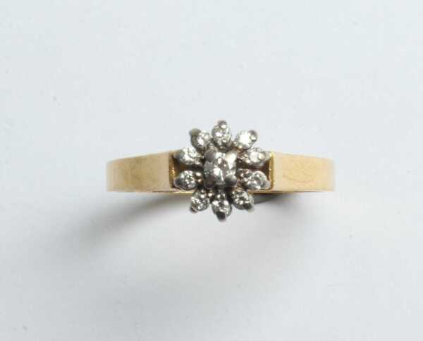 DIAMOND RING