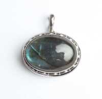LABRADORITE PENDANT