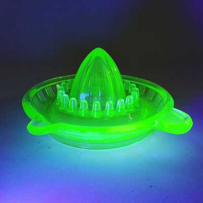 URANIUM GLASS JUICER
