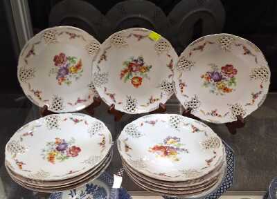 DINNER PLATES