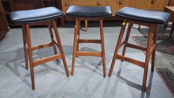 BAR STOOLS