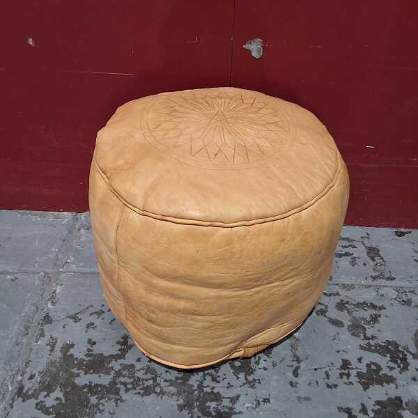 POUFFE