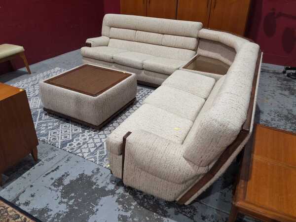 MODULAR LOUNGE