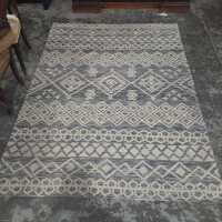 FLOOR RUG