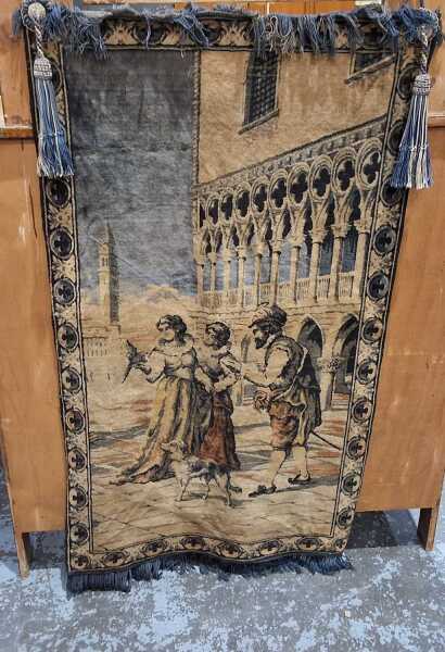 DECORATIVE WALL HANGING