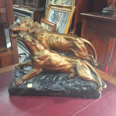 STATUE