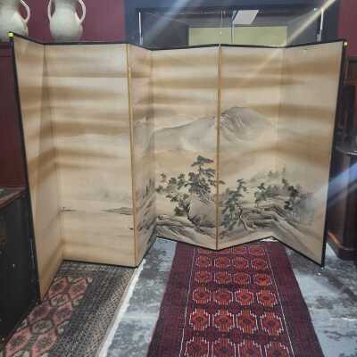 DRESSING SCREEN