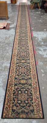 LONG HALL RUNNER
