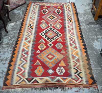 KILIM RUG