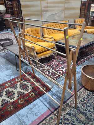 CLOTHES AIRER
