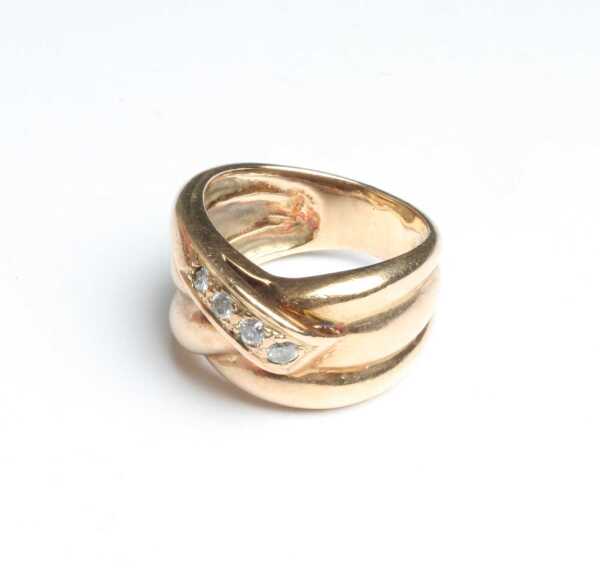 GOLD RING