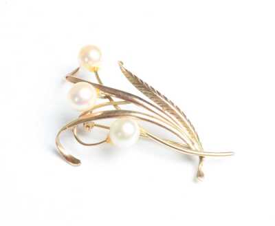 GOLD BROOCH