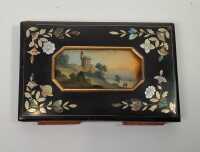 NECESSAIRE