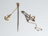 GOLD PINS
