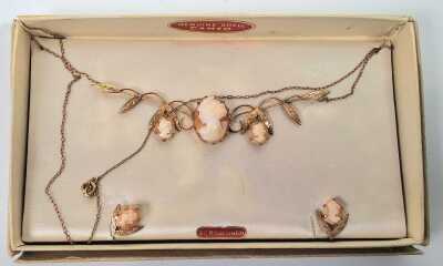 CAMEO NECKLACE