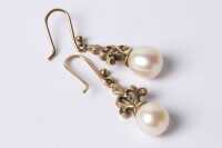 GOLD & PEARL EARRINGS