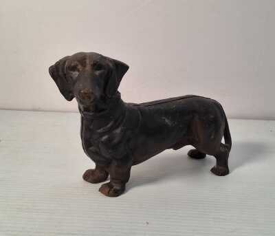 DASCHUND BANK