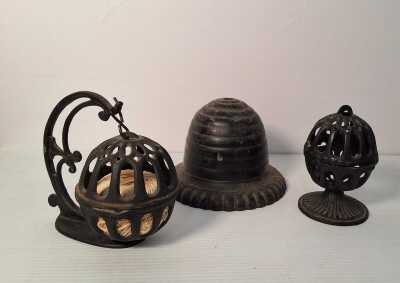 STRING HOLDERS