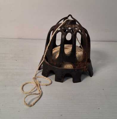 STRING HOLDER