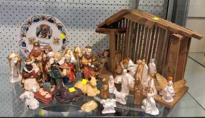 NATIVITY FIGURES