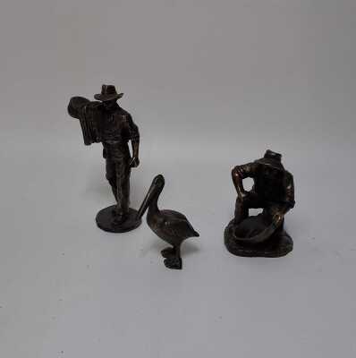 HOLAN FIGURES