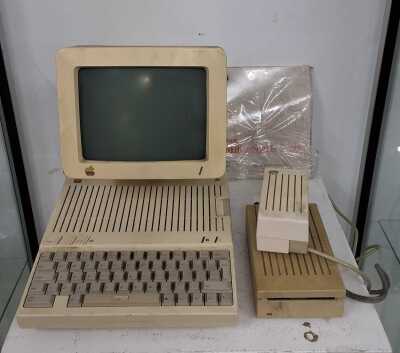 VINTAGE MACINTOSH