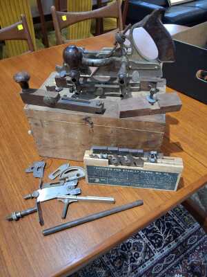 COMBINATION PLANE