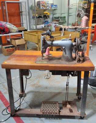 INDUSTRIAL SEWING MACHINE