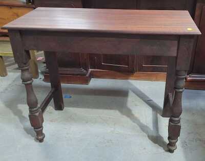 HALL CONSOLE