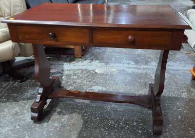 HALL CONSOLE