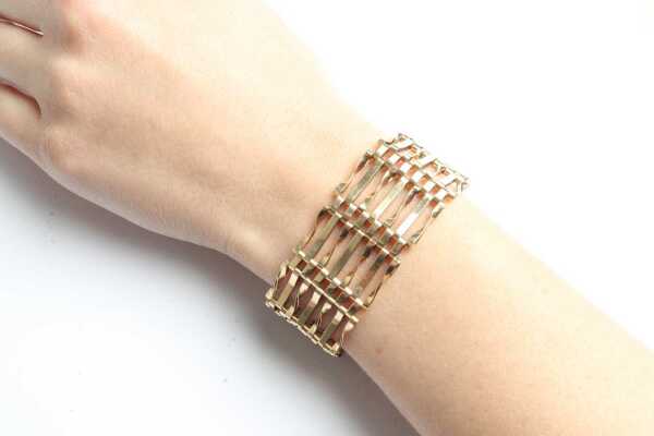 GOLD BRACELET