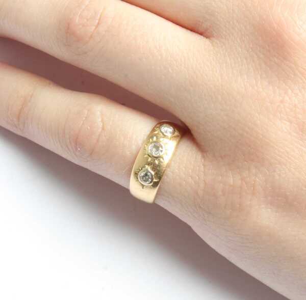 GOLD RING