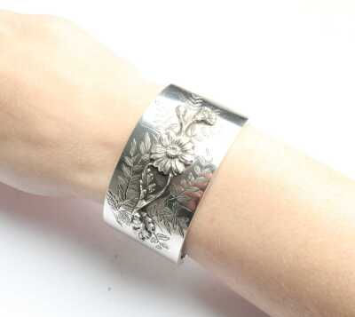 SILVER BANGLE