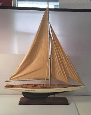 MODEL YACHT