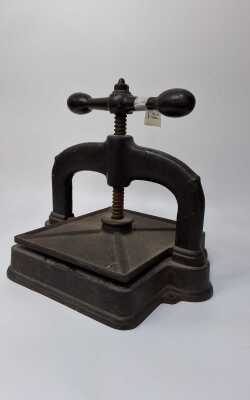 BOOK PRESS