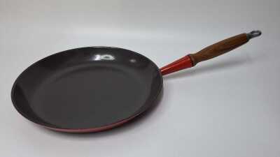FRYING PAN
