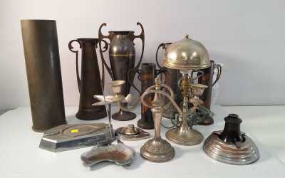 METAL VASES & DECOR