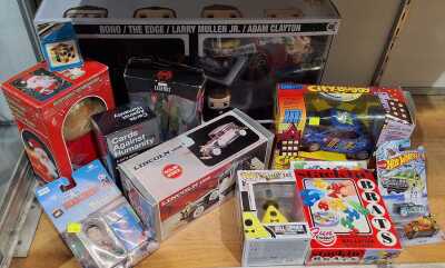 ASSORTED TOYS & COLLECTABLES