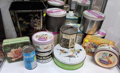 RETRO TINS
