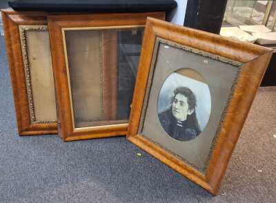 PICTURE FRAMES