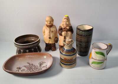 ASSORTED POTTERY