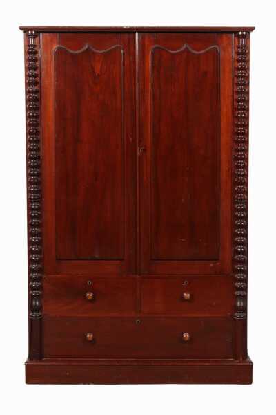 CEDAR WARDROBE