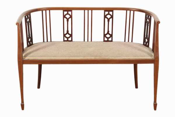 PETITE SETTEE