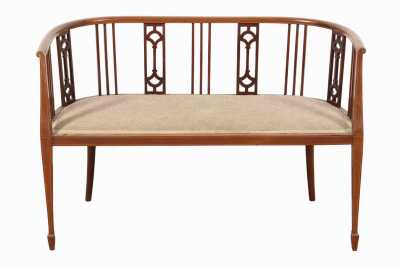 PETITE SETTEE